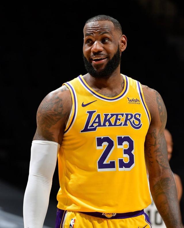 九游体育比分直播、实时比分网、足球比分、篮球比分、电竞比分、九游体育战绩查询-新赛季首期MVP榜：詹皇东契奇领跑 库里进前五